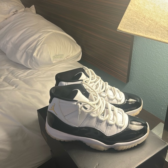 Air Jordan 11 retro gratitude/defining moments. Comes with...